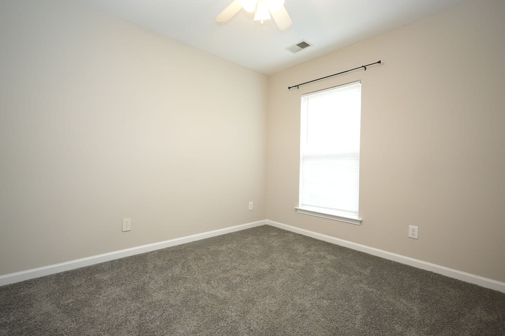 8065 Stoneham Ct — photo 16