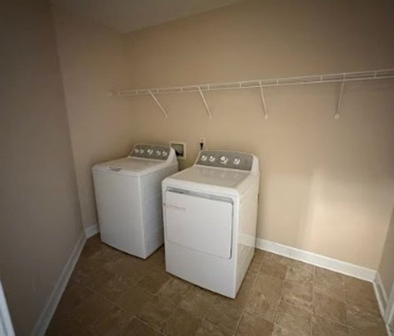 2420 Damascus Dr — photo 12