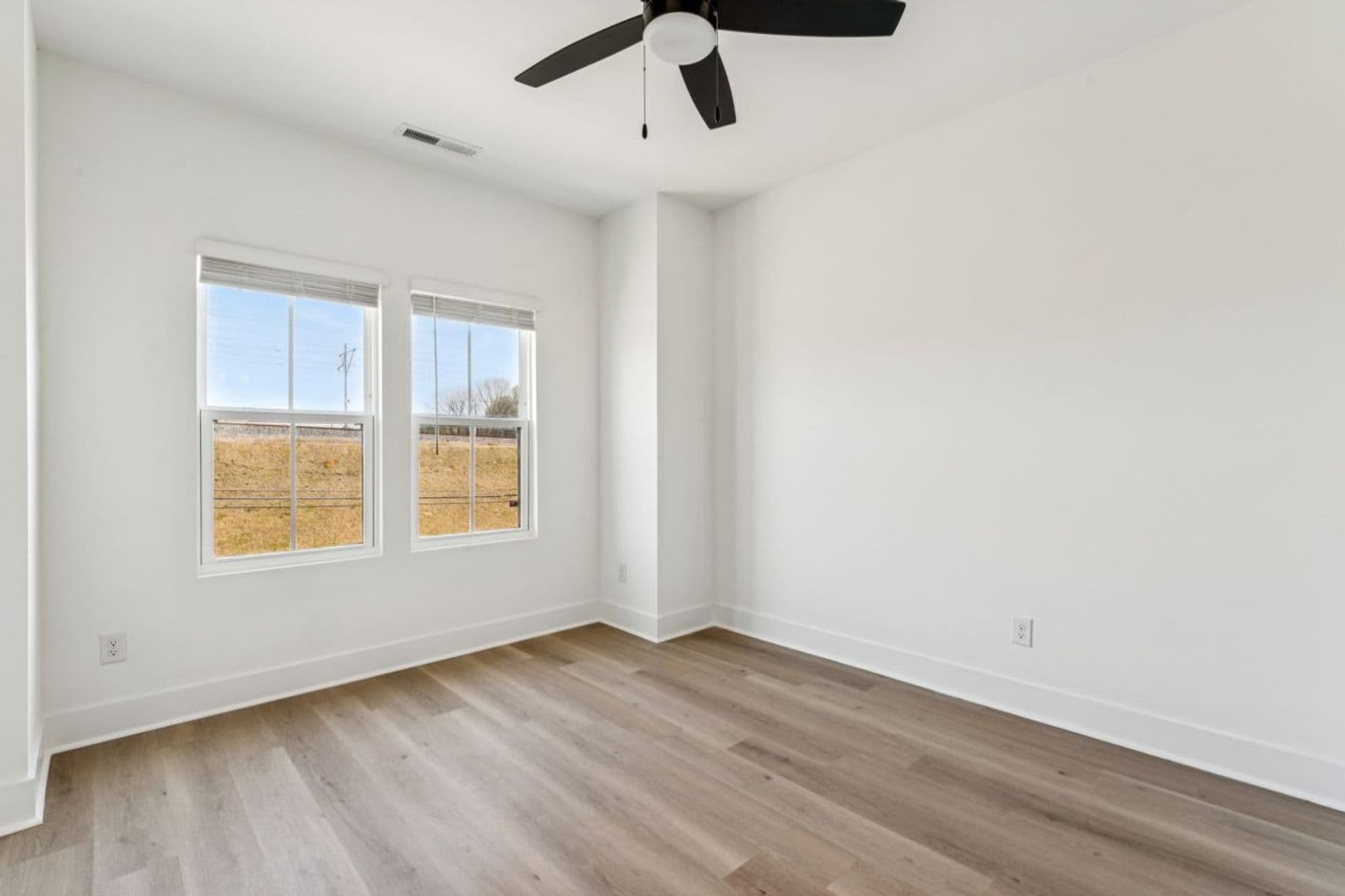 6034 Old Pineville Rd — photo 12