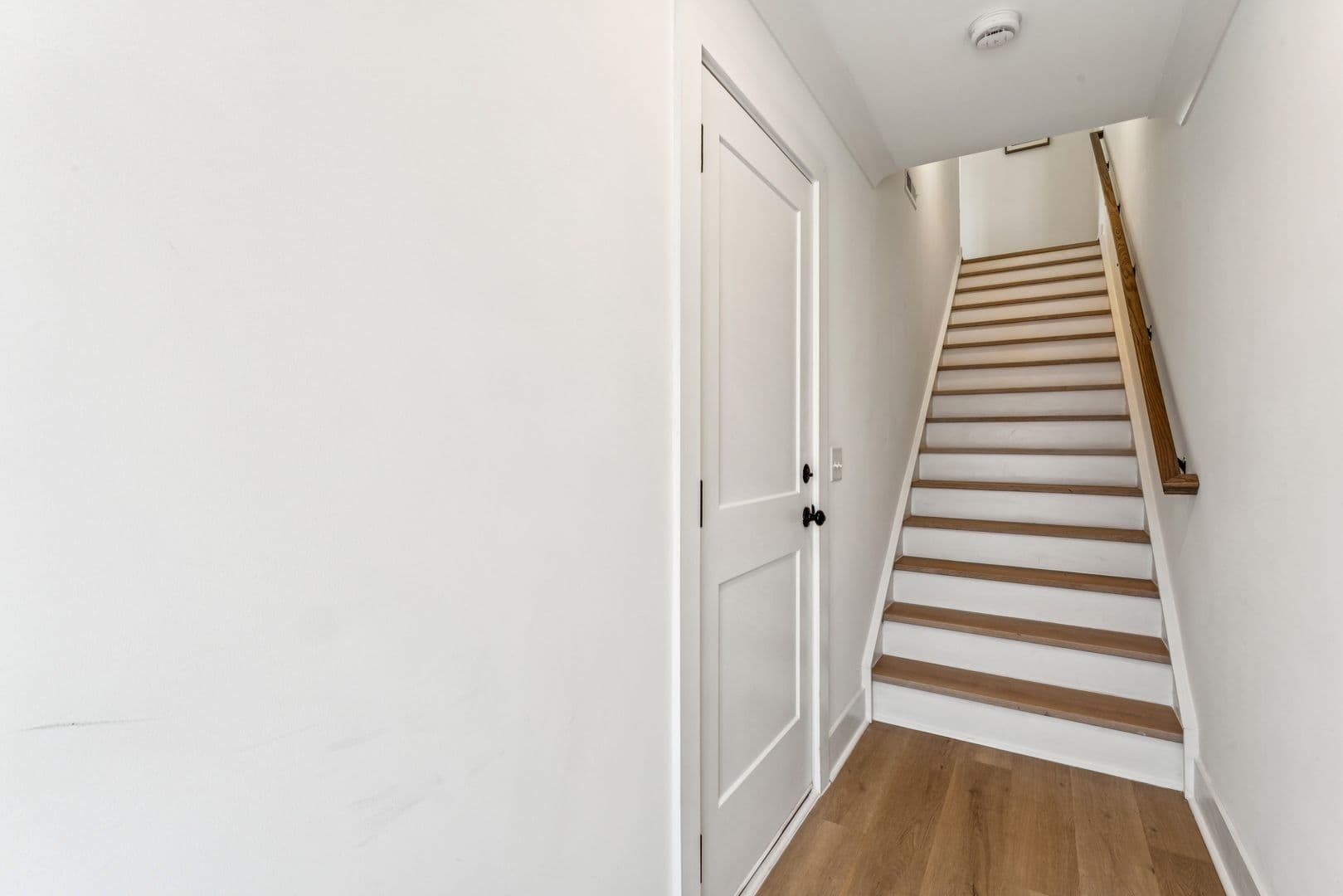 6046 Old Pineville Rd — photo 13