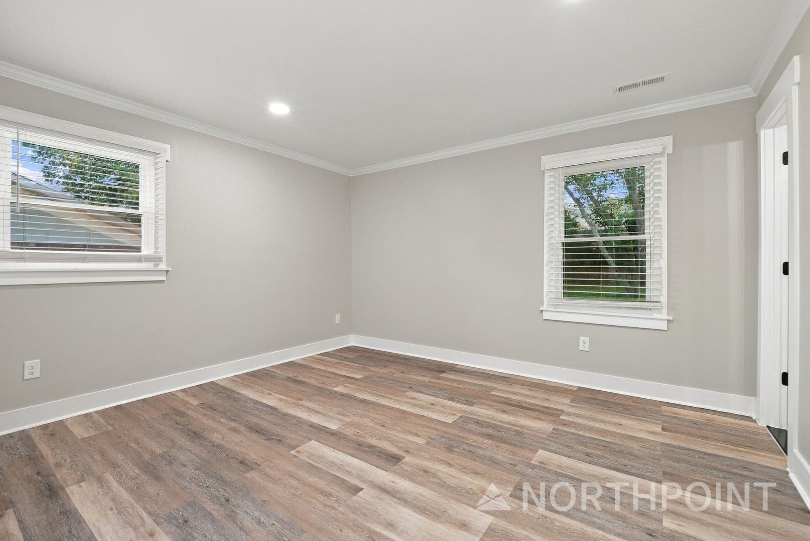 7124 Sherbourne Dr — photo 8