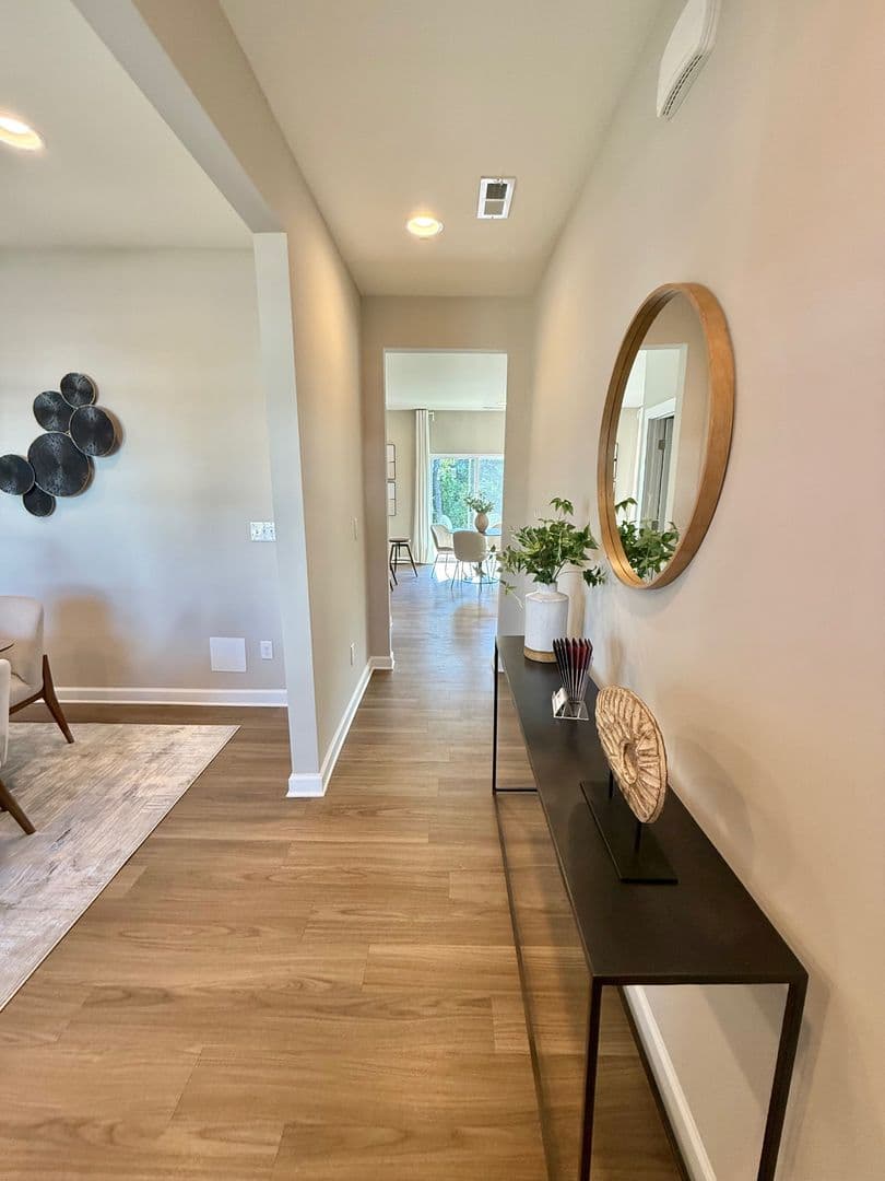 8012 Joy Crossing Lane — photo 3
