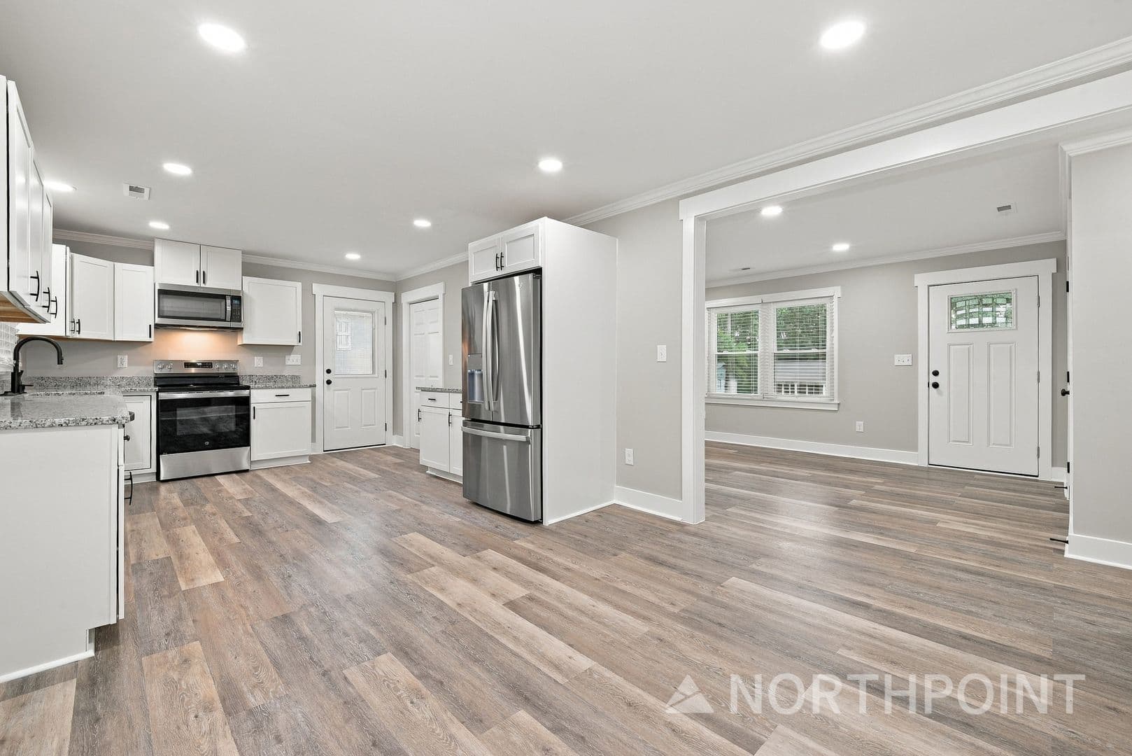 7124 Sherbourne Dr — photo 4