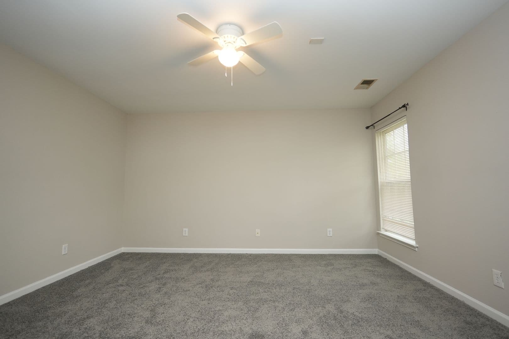 8065 Stoneham Ct — photo 10