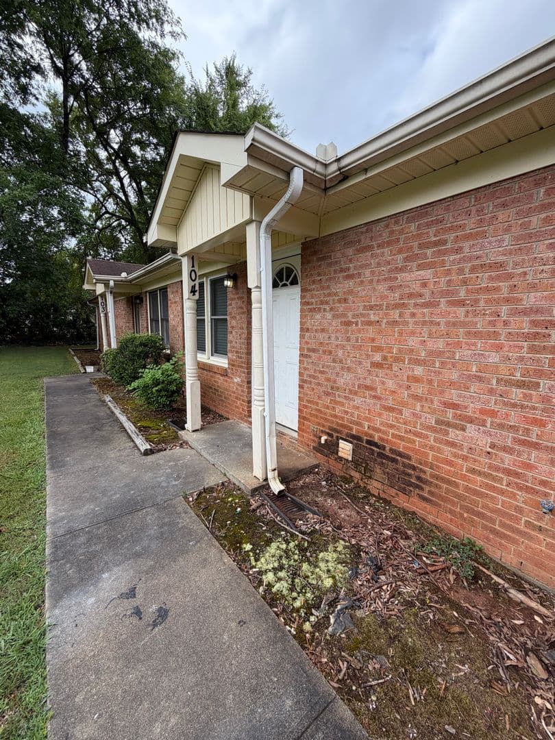 1100 Chandler Dr Suite 104 — photo 1