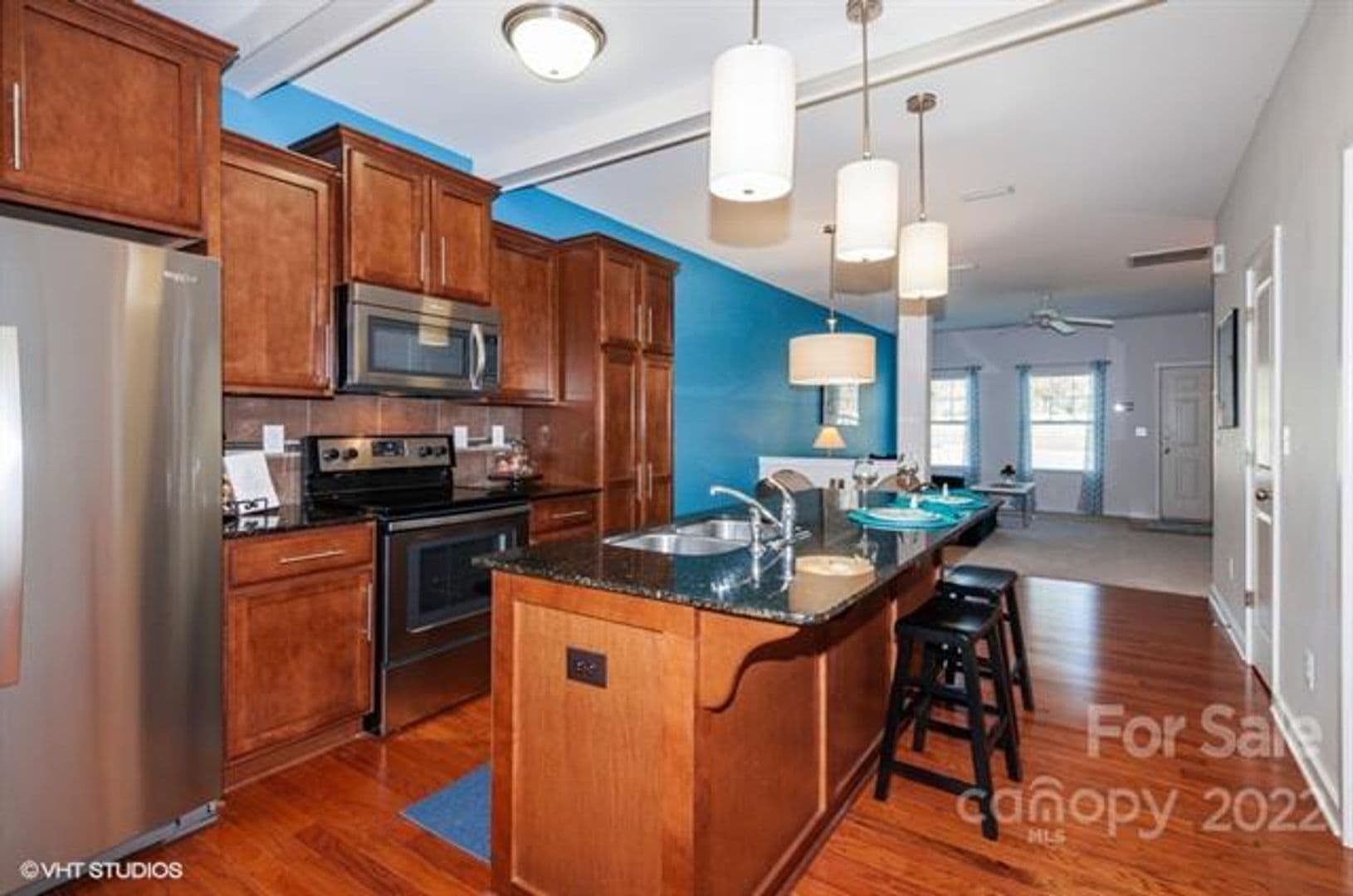 515 Alderman Ln — photo 3