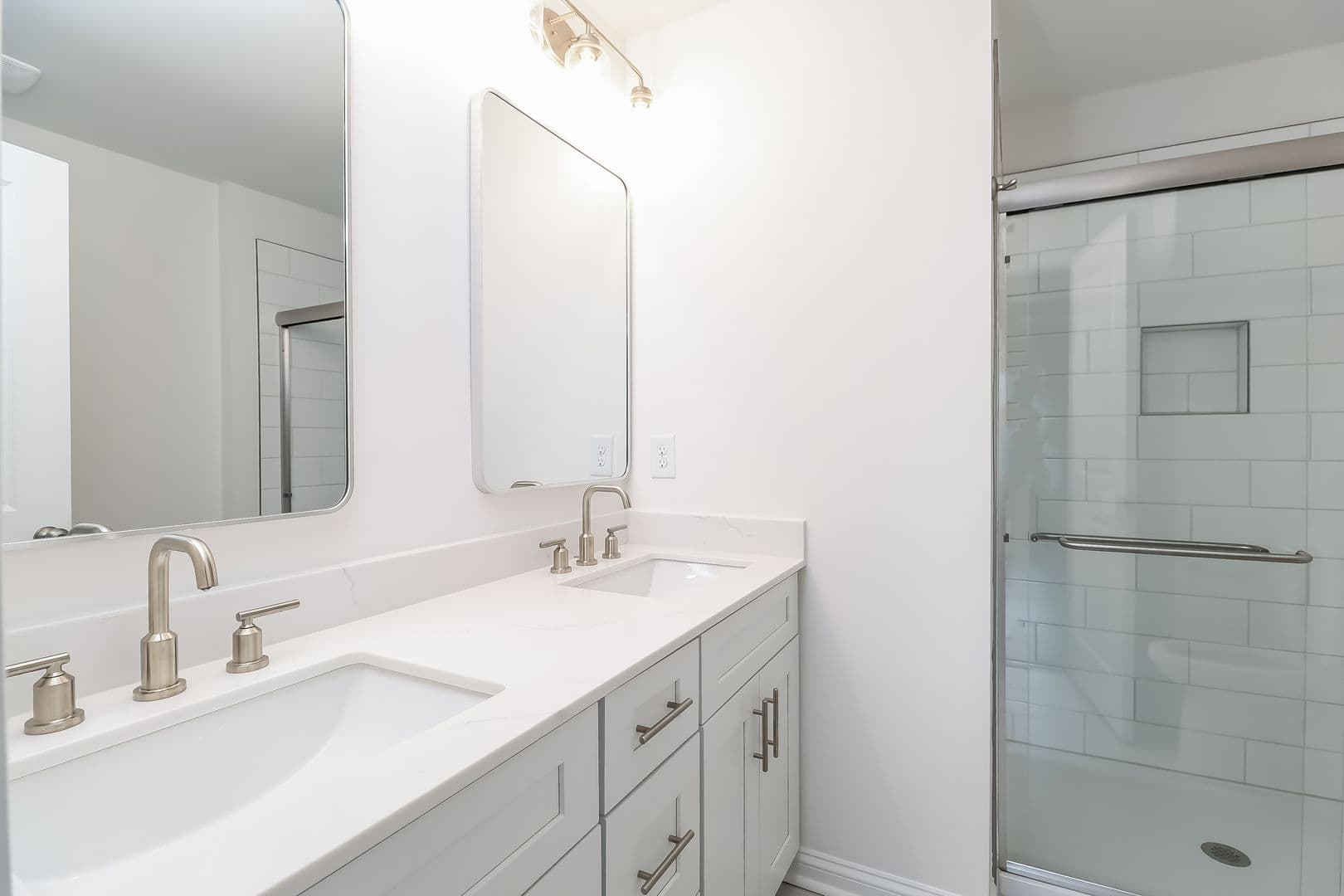 712 Drakeford Ct — photo 13
