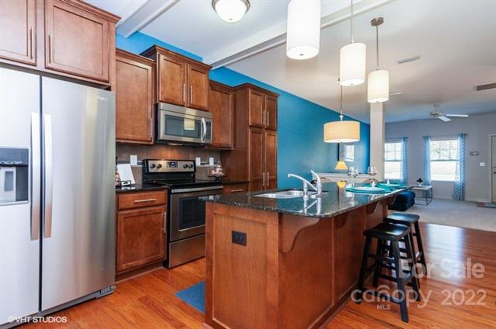 515 Alderman Ln — photo 2
