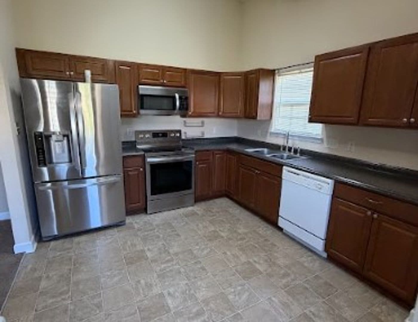 2420 Damascus Dr — photo 4
