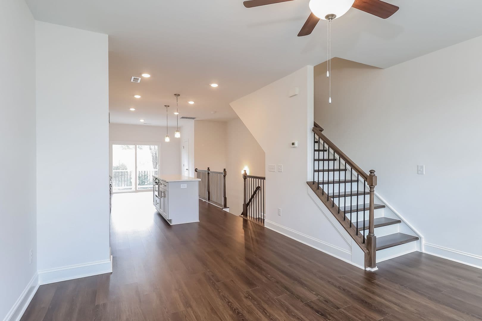 716 Drakeford Ct — photo 6