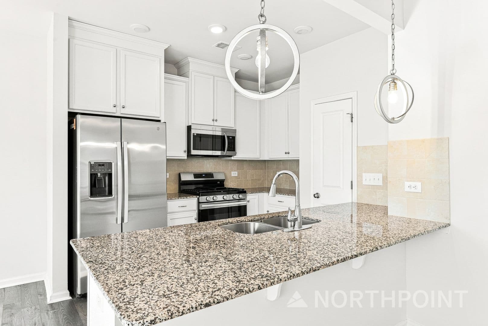 3740 YORKSHIRE PLACE — photo 6