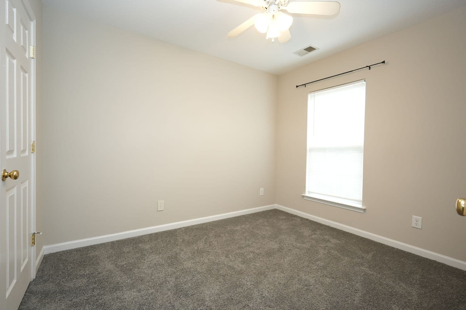 8065 Stoneham Ct — photo 17
