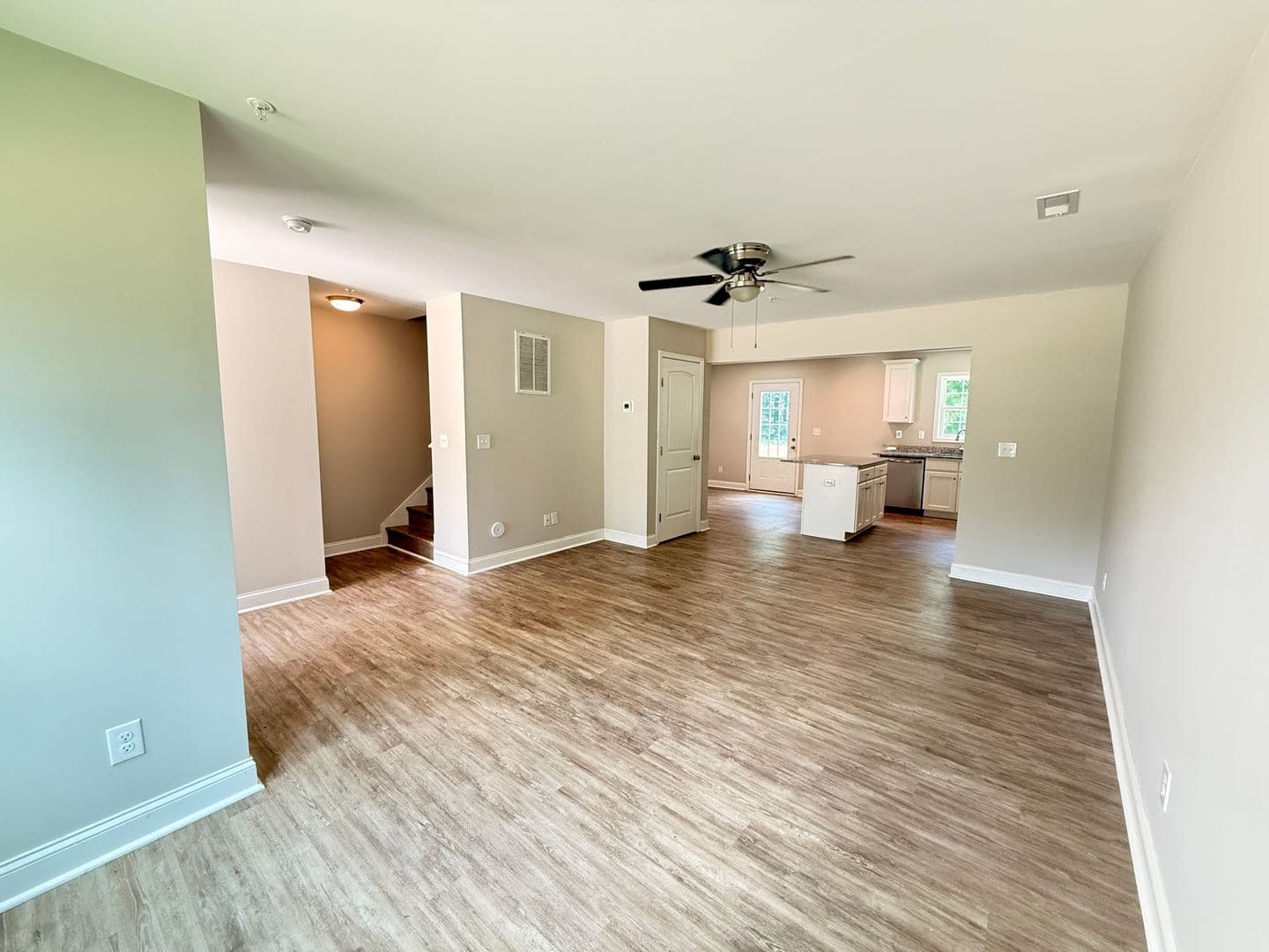 1207 Davis ST, Unit 4 — photo 3