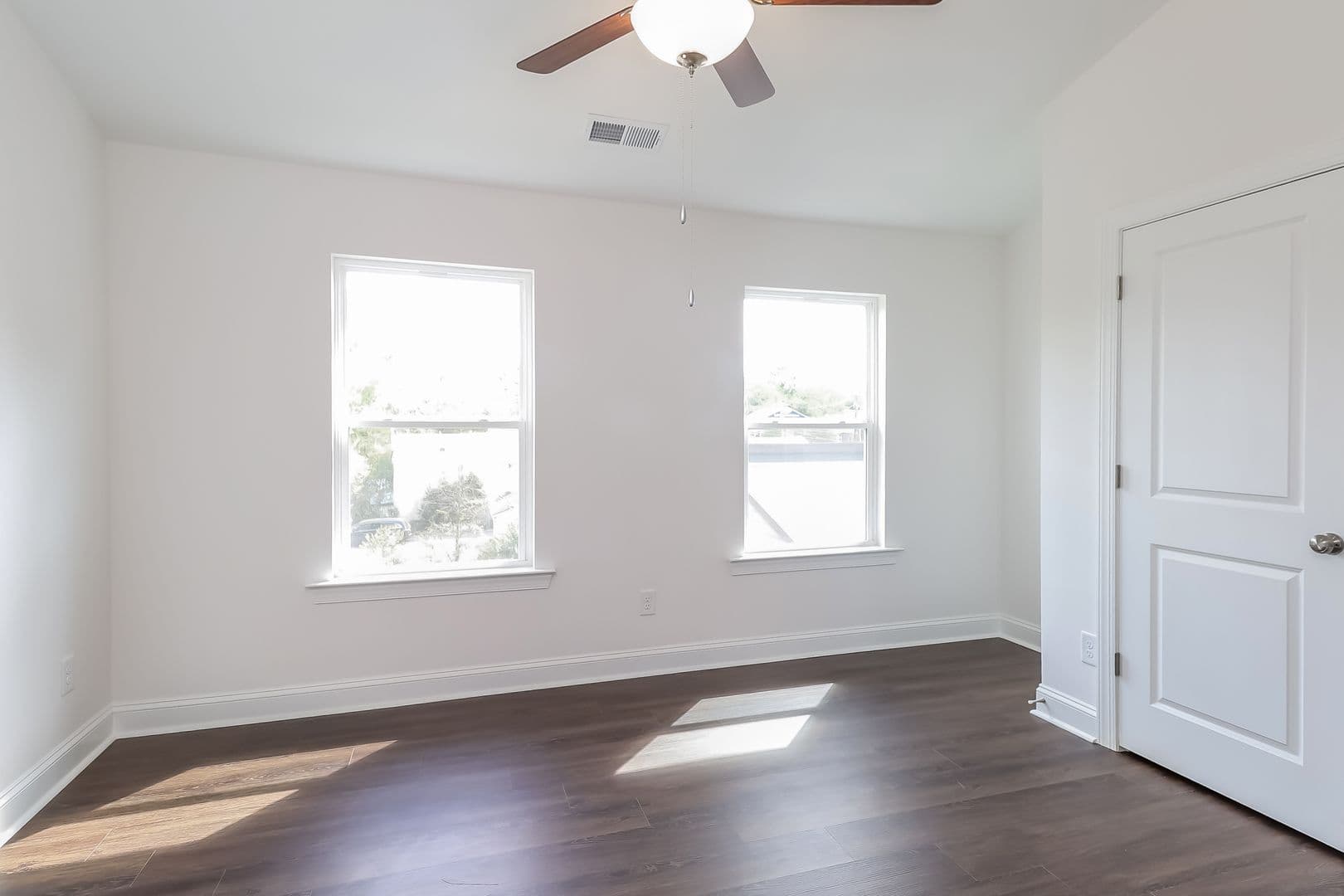 712 Drakeford Ct — photo 10