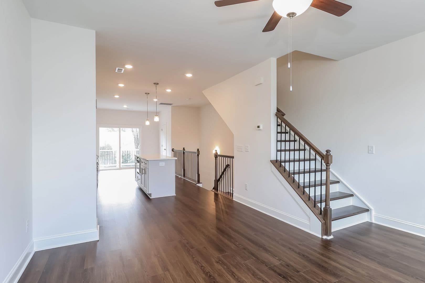 712 Drakeford Ct — photo 6