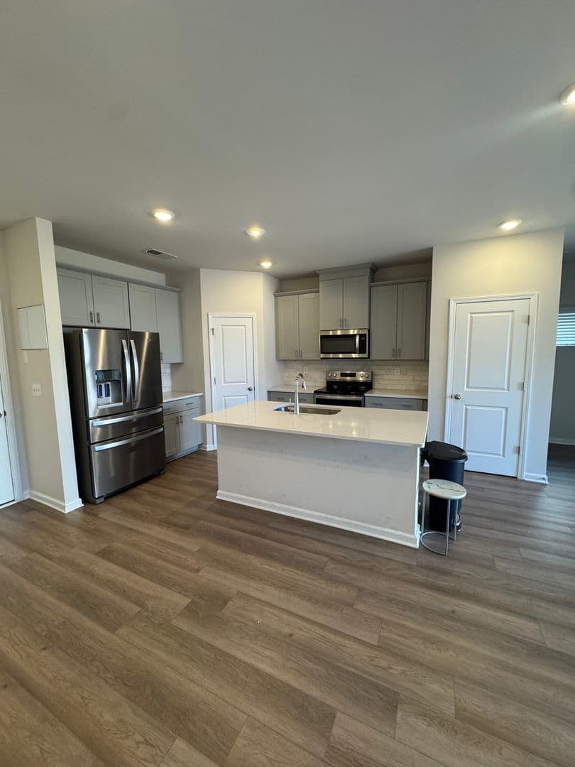 1066 Plumcrest Dr - Photo 4