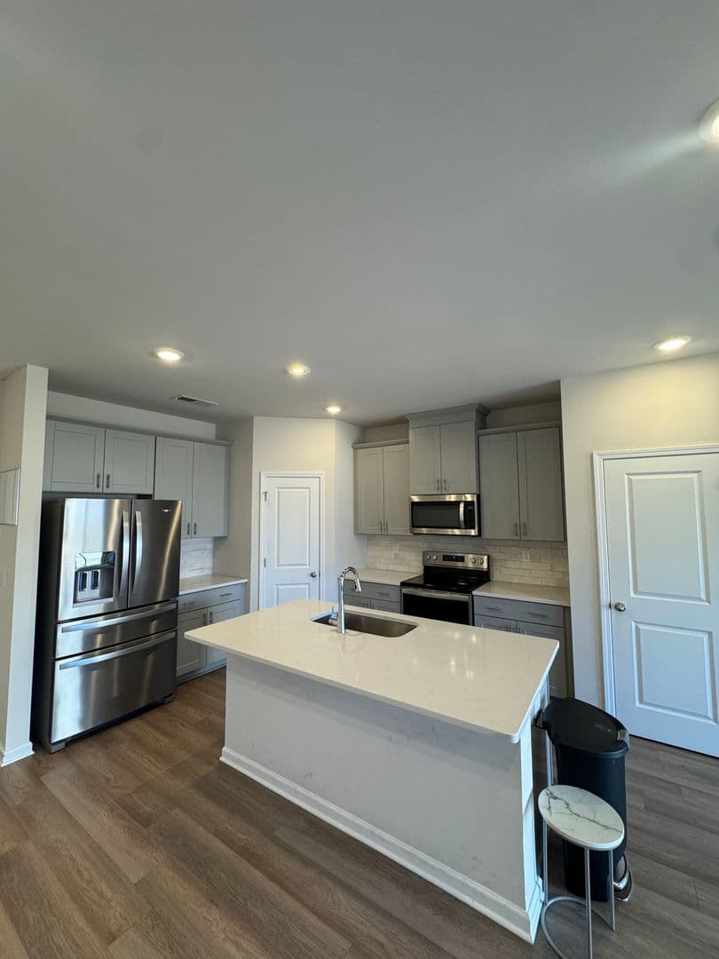 1066 Plumcrest Dr - Photo 5