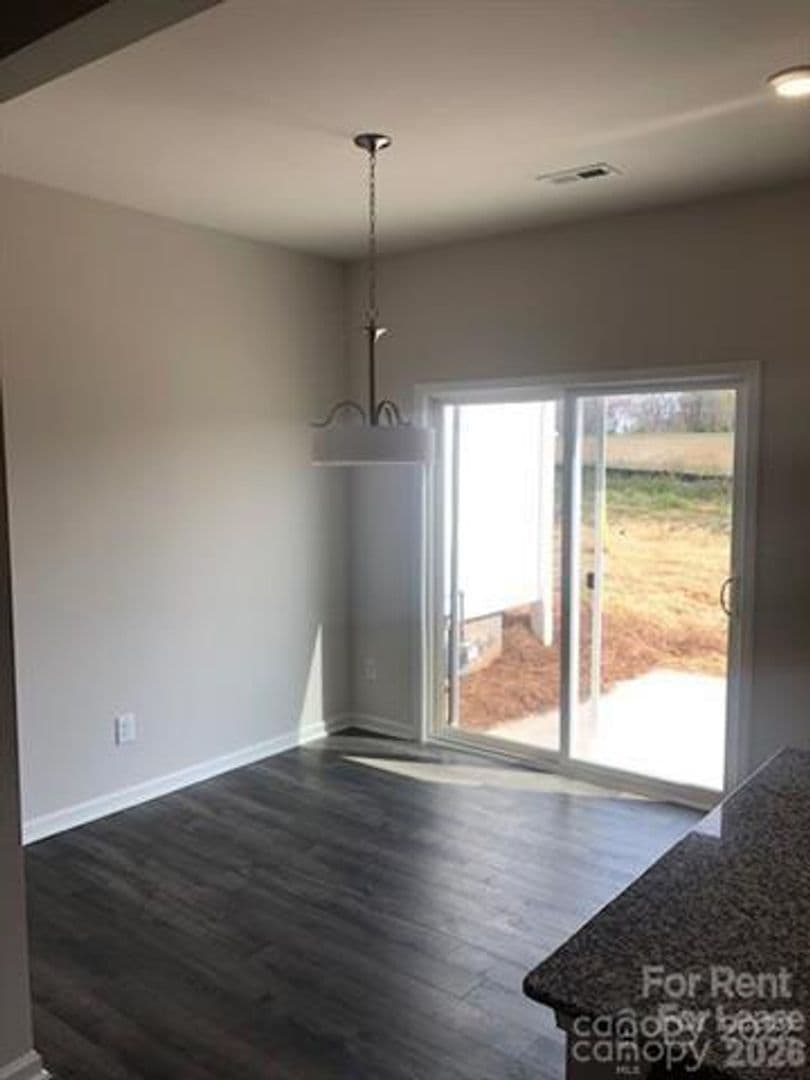 8171 Sheffield Dr - Photo 4