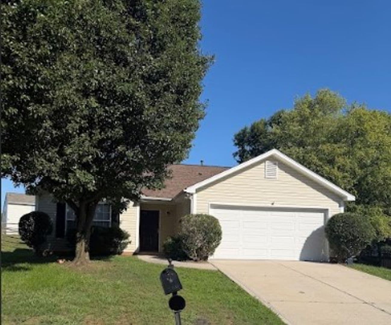 2420 Damascus Dr - Photo 1