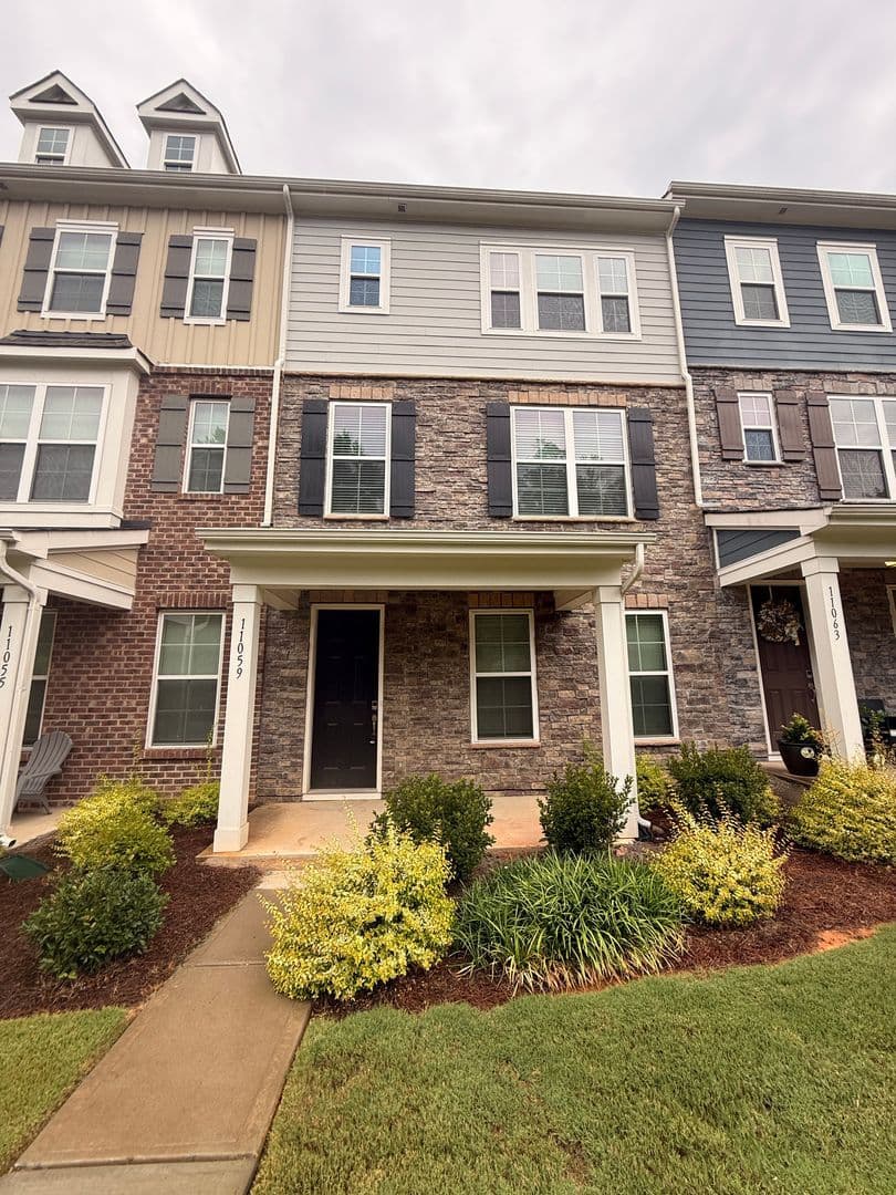 11059 Lawyers Rd - Photo 1