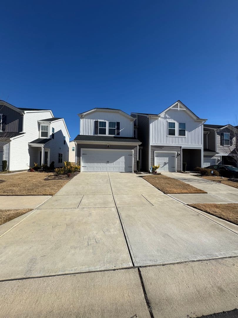 1066 Plumcrest Dr - Photo 2