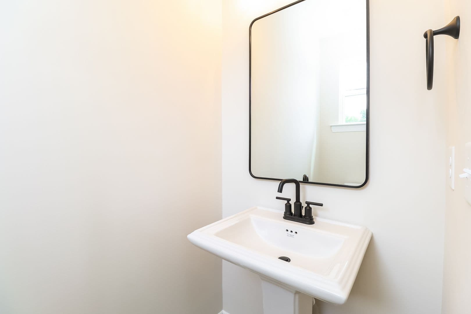 704 Drakeford Ct - Photo 5