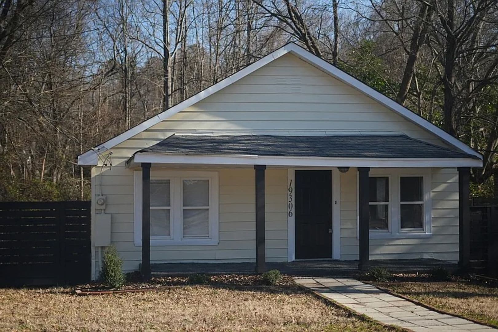 19306 S Hill St - Photo 1