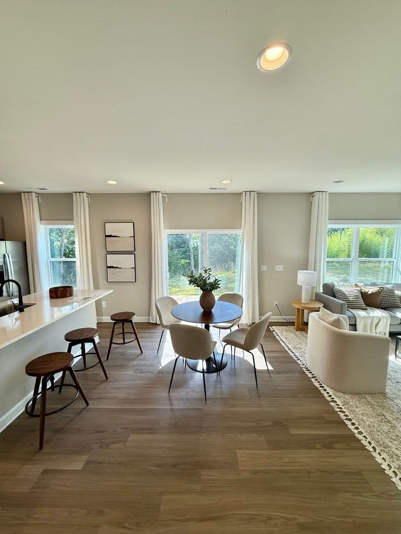 8041 Joy Crossing Ln - Photo 5