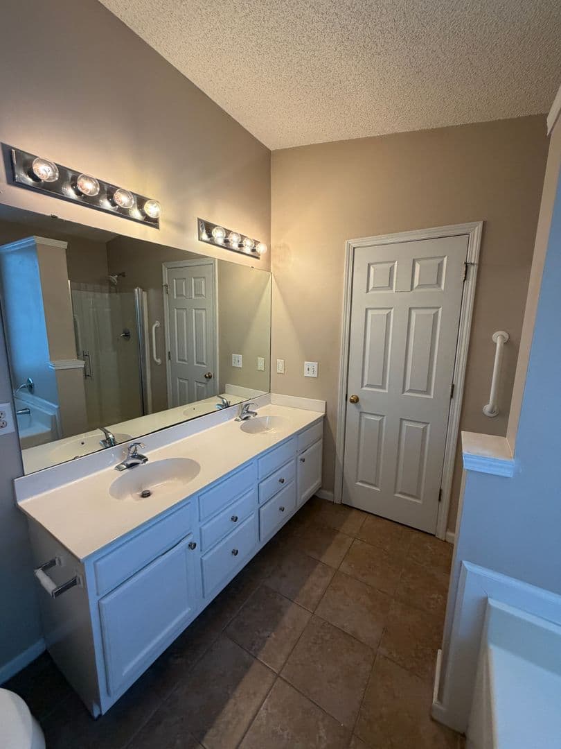 5704 Kemp Mundy Ln — photo 4