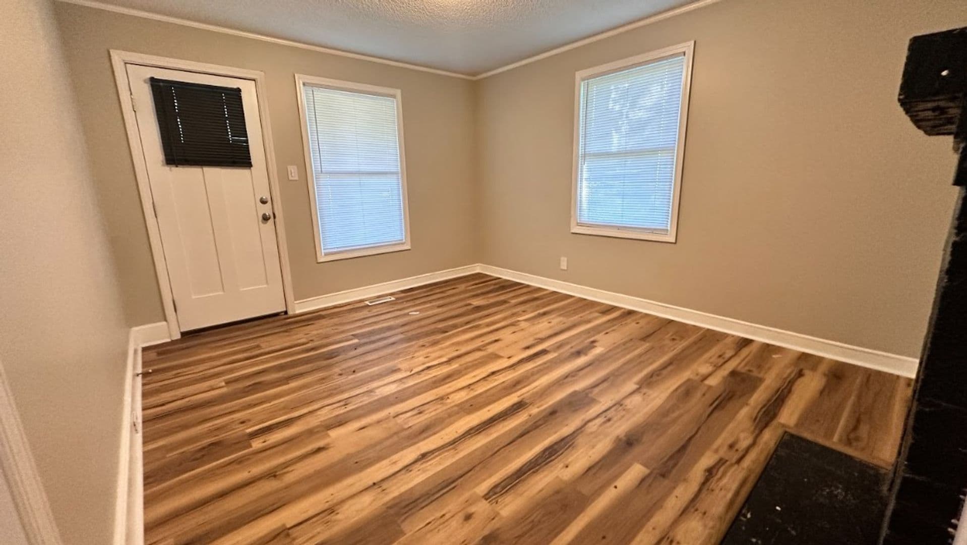 903 W Alabama Ave — photo 9