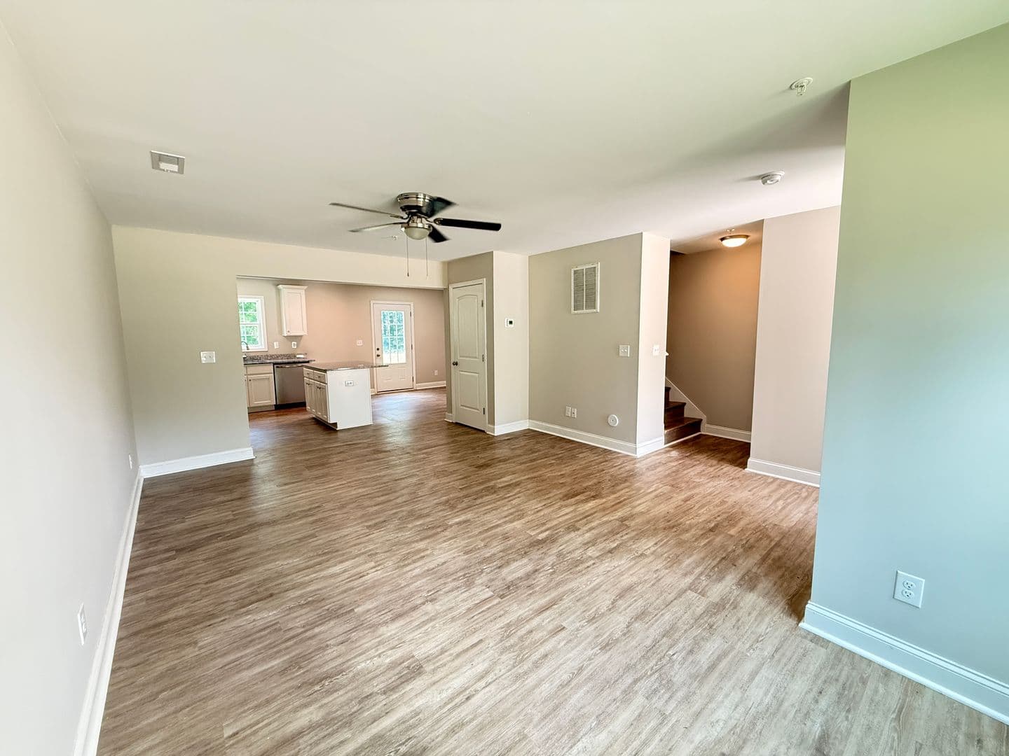 1207 Davis St, Unit 1 — photo 2