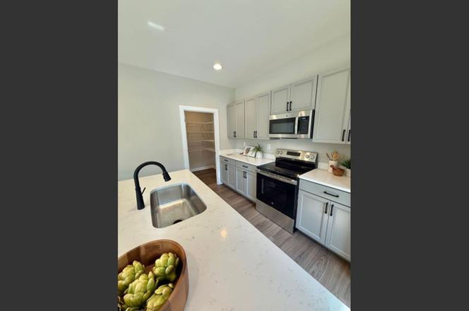 8029 Joy Crossing Ln — photo 5