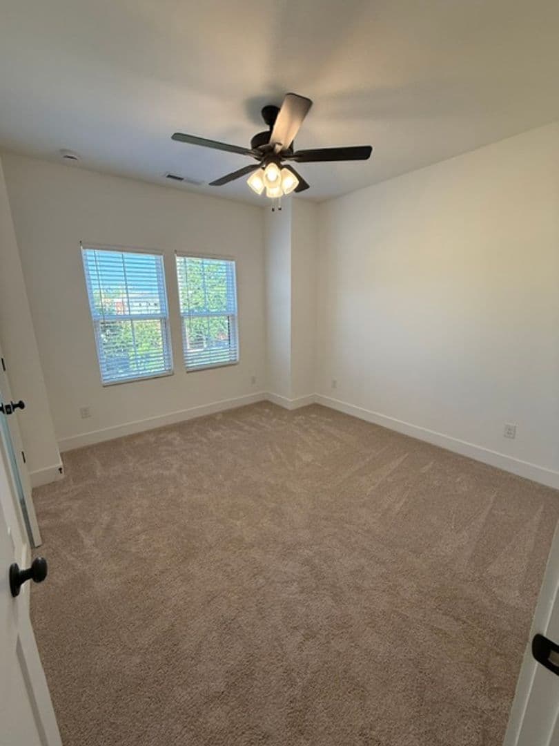 5018 Grayton Al — photo 3