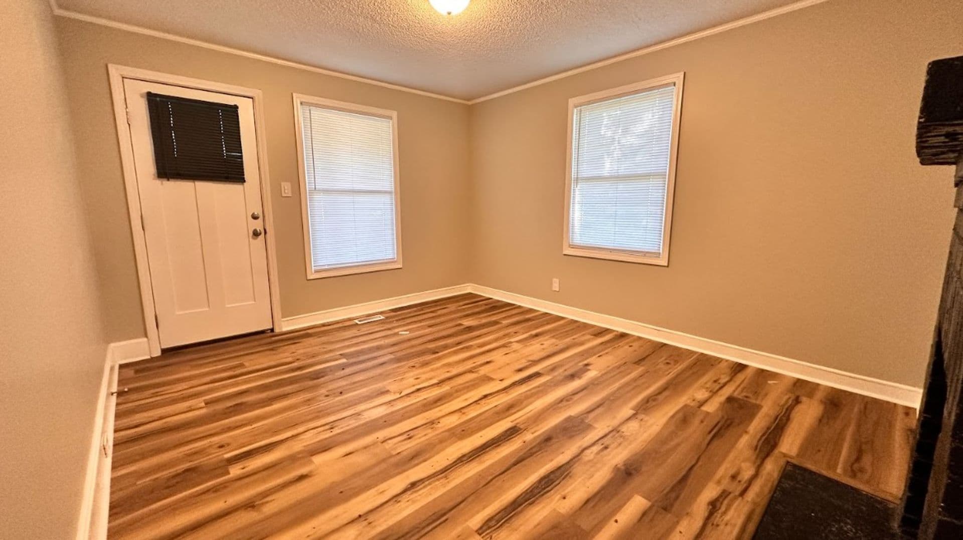 903 W Alabama Ave — photo 7