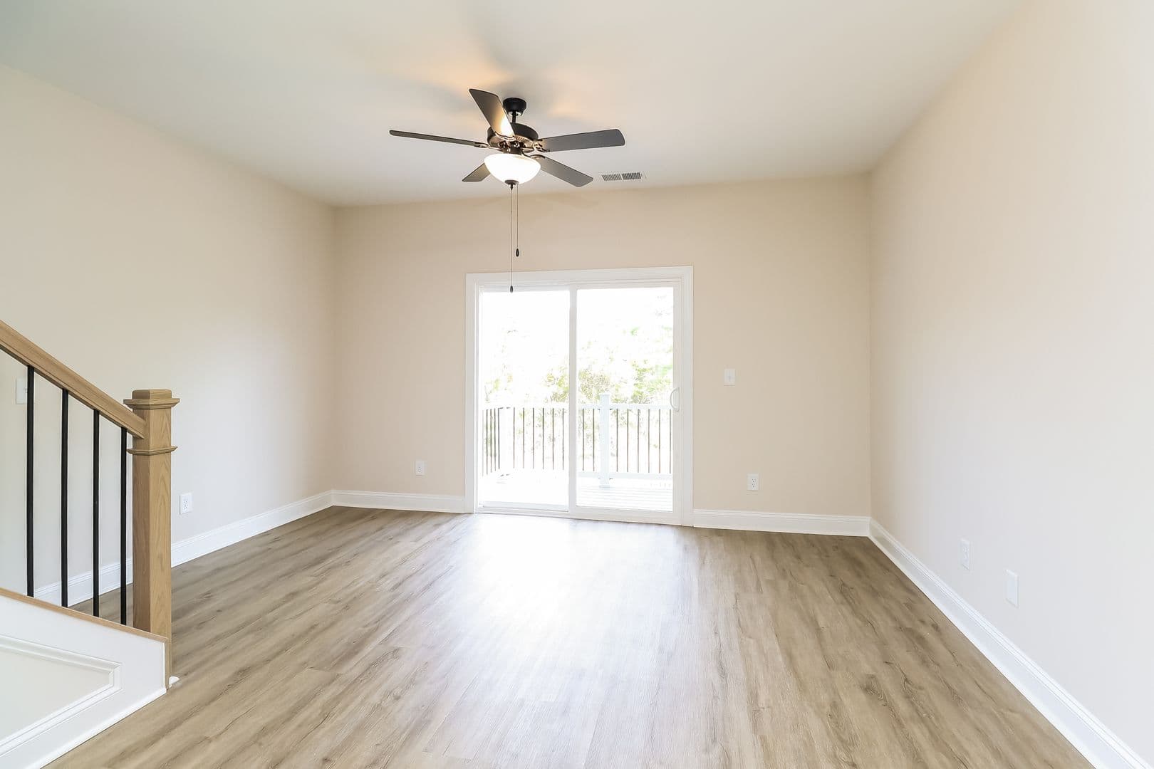 724 Drakeford Ct — photo 11