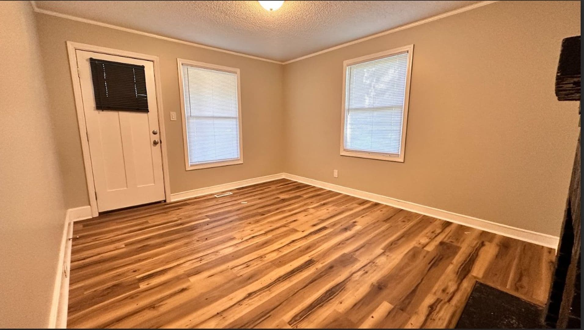 903 W Alabama Ave — photo 8