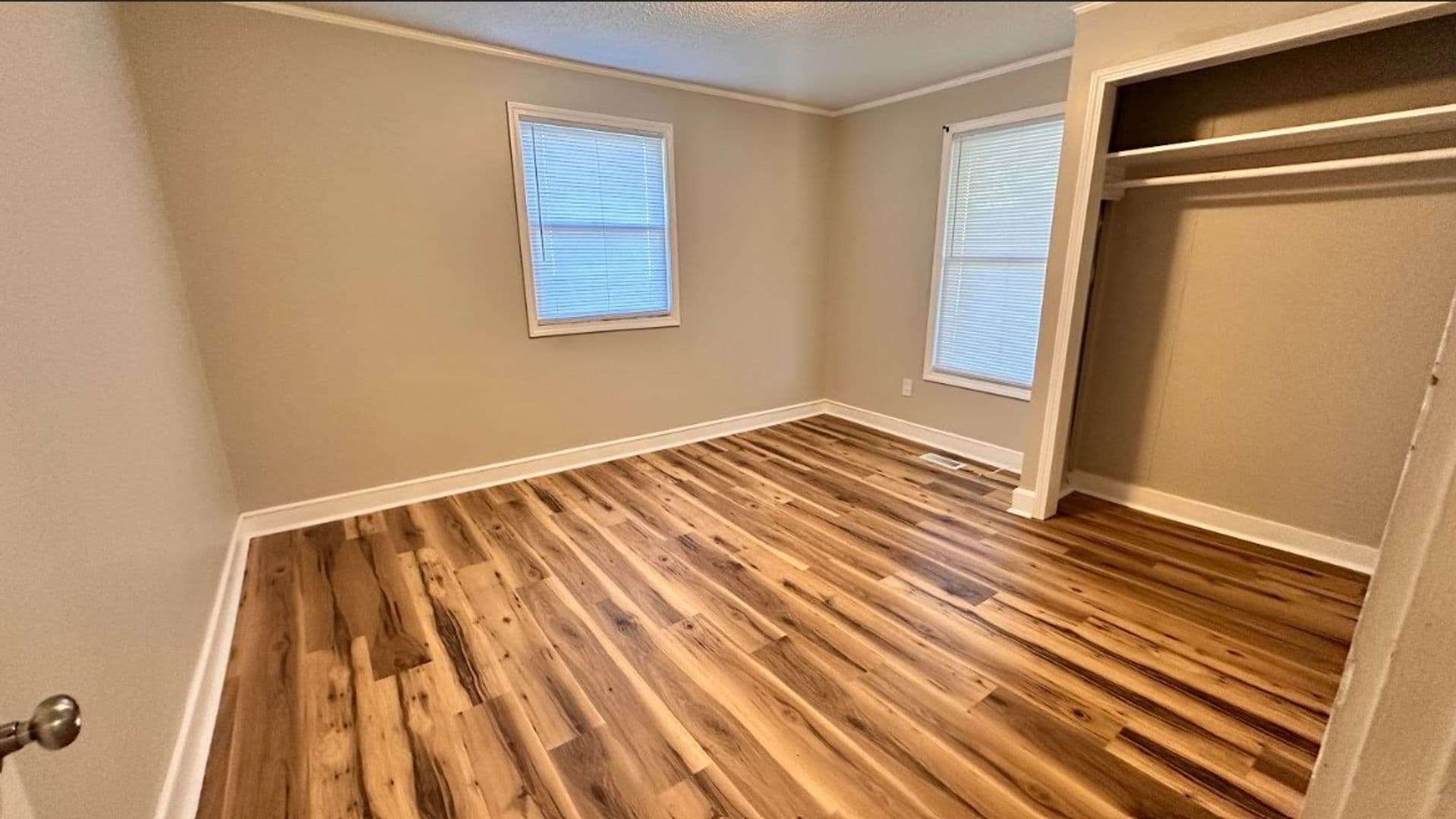 903 W Alabama Ave — photo 12