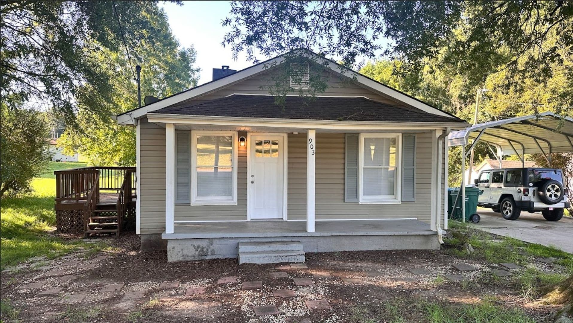 903 W Alabama Ave — photo 1