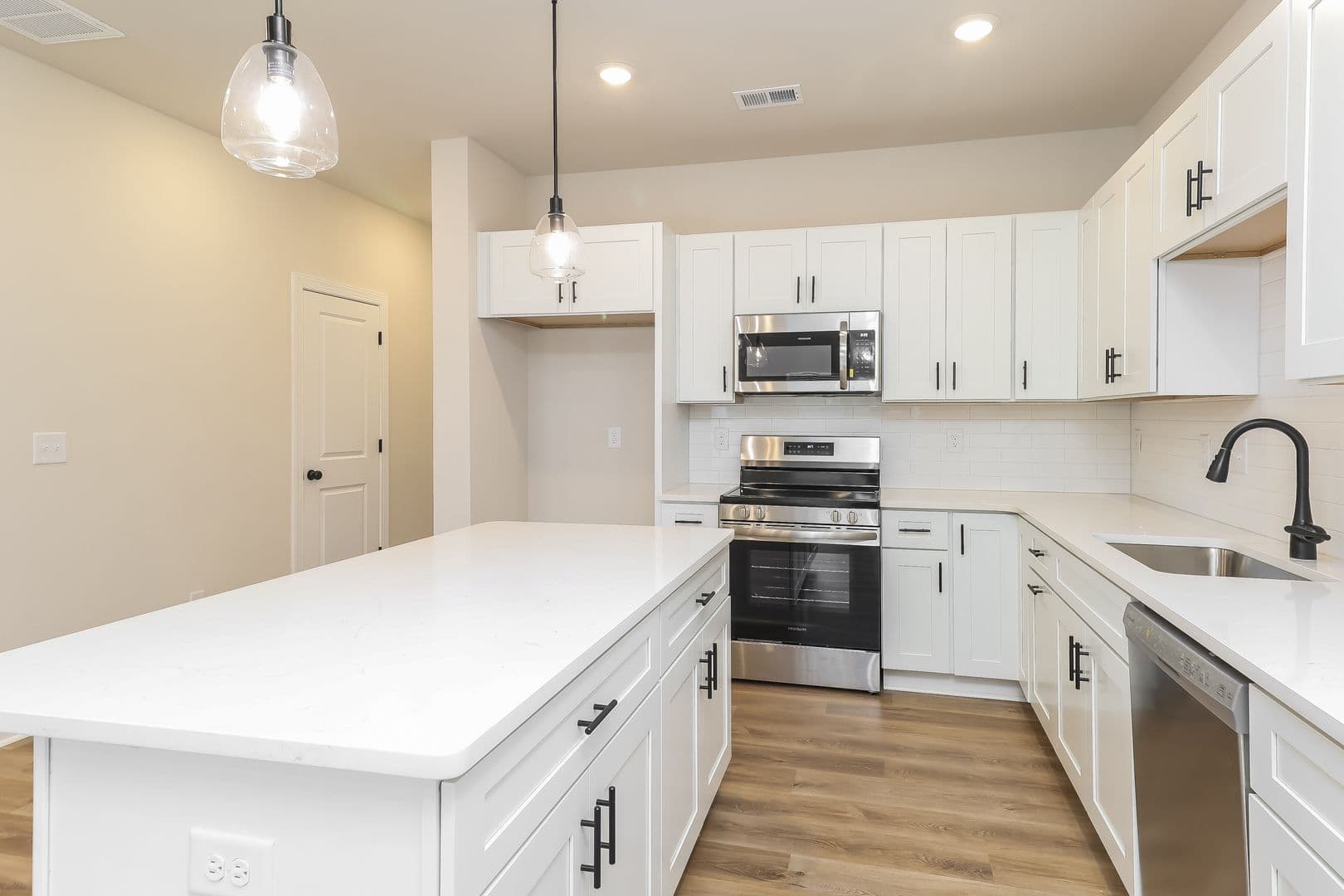 3607 Corbett Street — photo 4