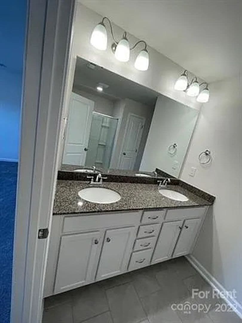 3752 Yorkshire Pl — photo 10
